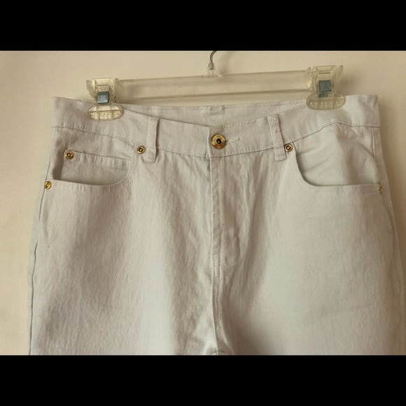 Jeans, DG2 White Stretch Skinny Jeans with ankle zippers and gold accent… - Picture 1 of 16